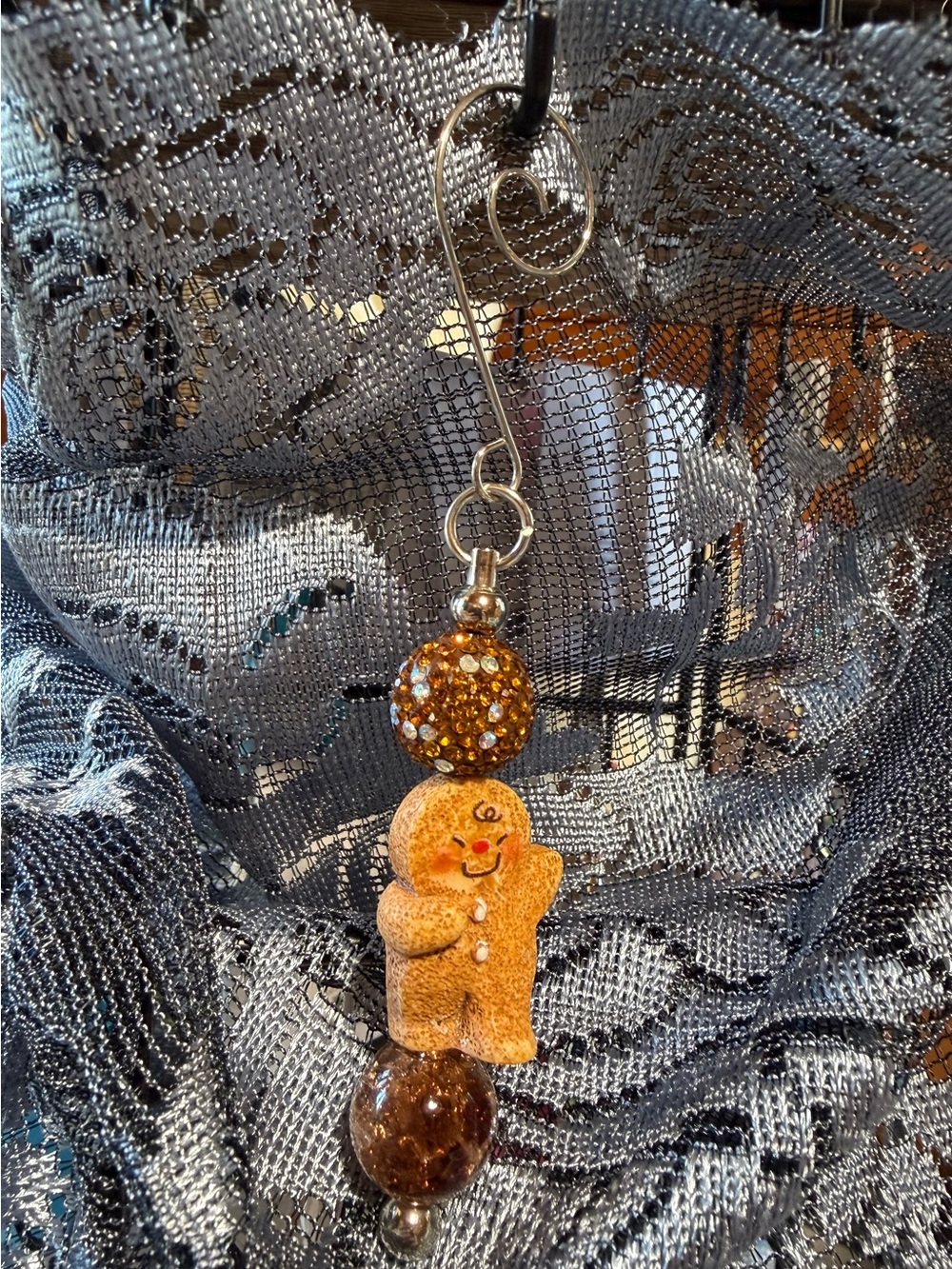 Gingerbread Christmas Tree Hanger